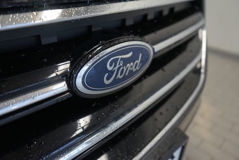 Certified 2018 Ford Escape SE w/ SE Sport Appearance Package image 18