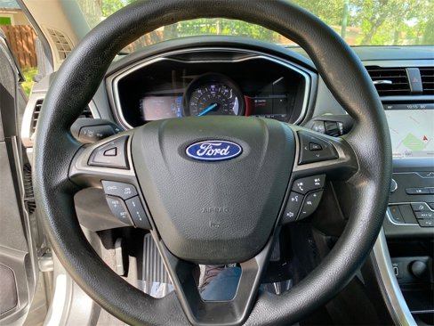 Used 2019 Ford Fusion SE image 17