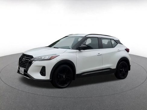 Used 2023 Nissan Kicks SR image 7
