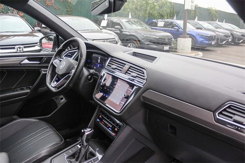 Used 2022 Volkswagen Tiguan SE R-Line image 22