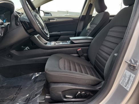 Used 2018 Ford Fusion SE image 15