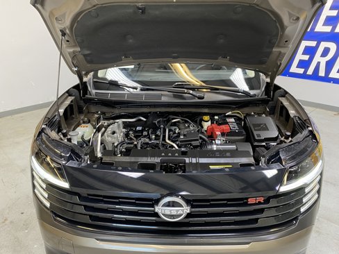 Used 2025 Nissan Kicks SR image 9