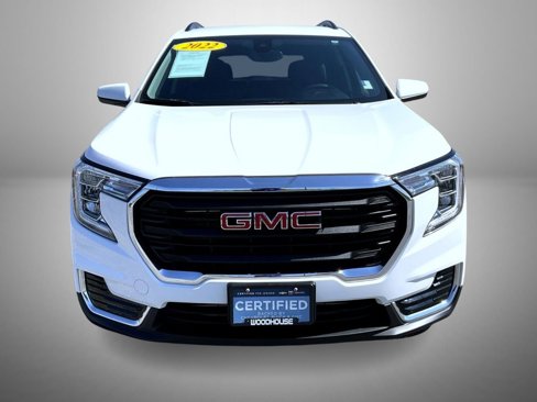 Certified 2022 GMC Terrain SLE w/ Driver Convenience Package image 2