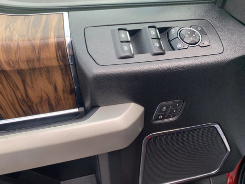Used 2018 Ford F150 Lariat w/ Equipment Group 502A Luxury image 14