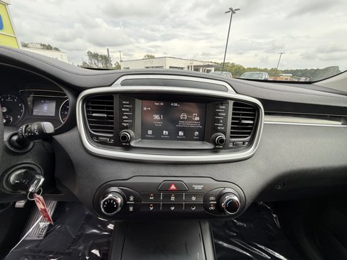 Used 2020 Kia Sorento LX image 26