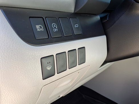 Used 2018 Toyota Highlander LE image 13