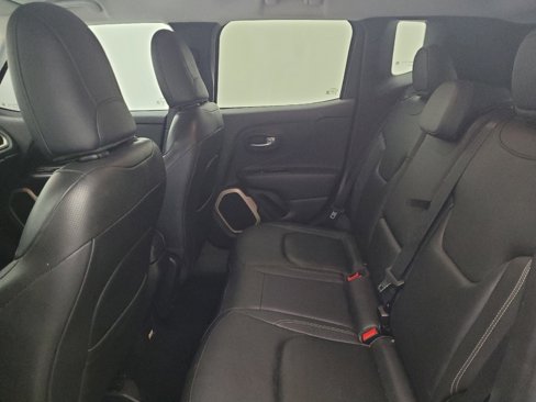 Used 2016 Jeep Renegade Limited image 18