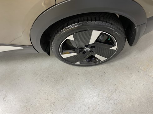 Used 2025 Nissan Kicks SR image 12