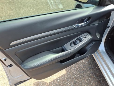 Used 2022 Nissan Altima 2.5 SV image 11