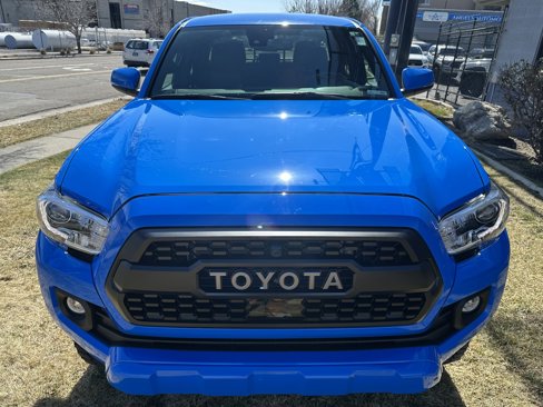 Used 2020 Toyota Tacoma TRD Off-Road image 12