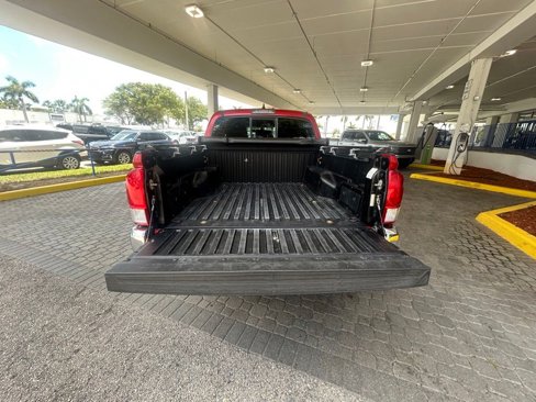 Used 2016 Toyota Tacoma SR5 image 31