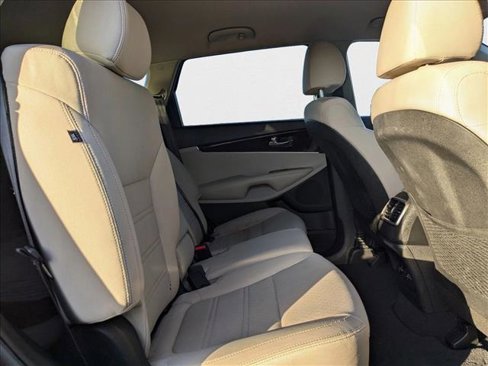 Used 2020 Kia Sorento LX w/ LX I4 Convenience Package image 17