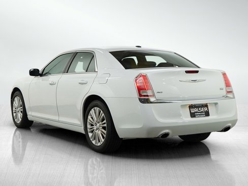 Used 2014 Chrysler 300 AWD w/ Driver Convenience Group image 3