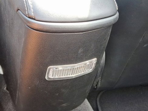 Used 2013 Chrysler 200 Limited image 12