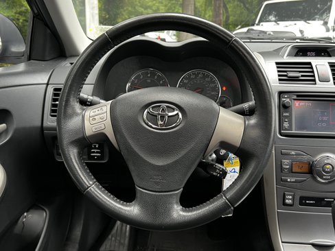 Used 2013 Toyota Corolla S image 29
