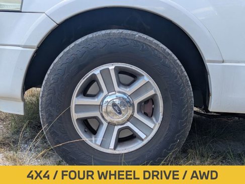 Used 2008 Ford Expedition XLT image 12