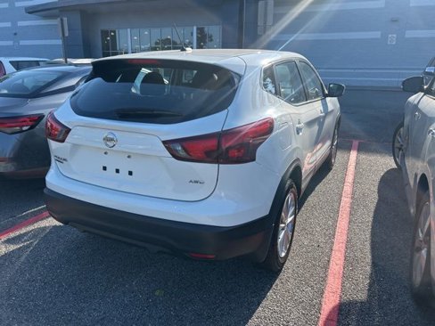 Used 2018 Nissan Rogue Sport S w/ S Appearance Package image 13