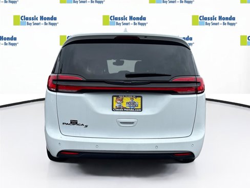 Used 2021 Chrysler Pacifica Touring w/ S Appearance Package image 7