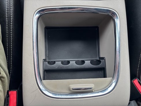 Used 2019 Dodge Grand Caravan SXT image 39