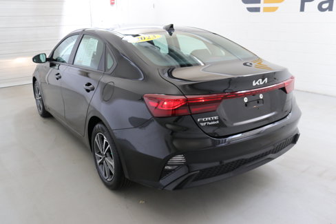 Used 2023 Kia Forte LXS image 6