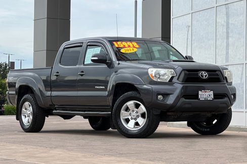Used 2014 Toyota Tacoma PreRunner w/ TRD Sport Package image 2