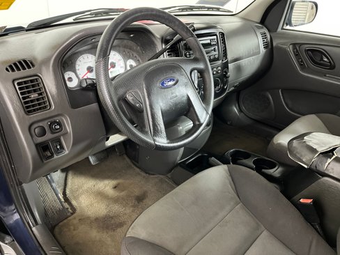 Used 2003 Ford Escape XLS image 3