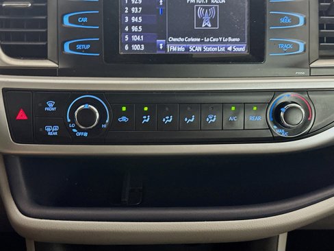 Used 2017 Toyota Highlander LE image 22