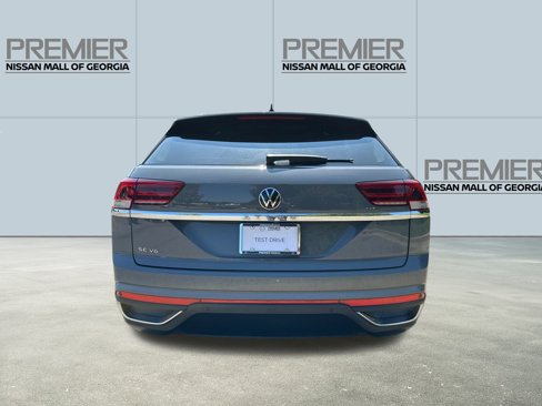 Used 2020 Volkswagen Atlas Cross Sport SE w/ Panoramic Sunroof Package image 6