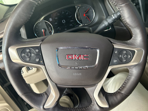 Used 2018 GMC Acadia Denali image 25