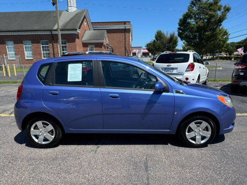 Used 2009 Chevrolet Aveo5 LT w/ Power and Convenience Package image 10