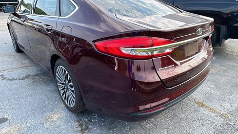 Used 2018 Ford Fusion SE w/ Fusion SE Technology Package image 5