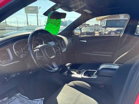 Used 2017 Dodge Charger SXT image 4