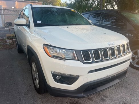 Used 2017 Jeep Compass Latitude w/ Cold Weather Group image 3