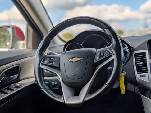Used 2015 Chevrolet Cruze LT image 13