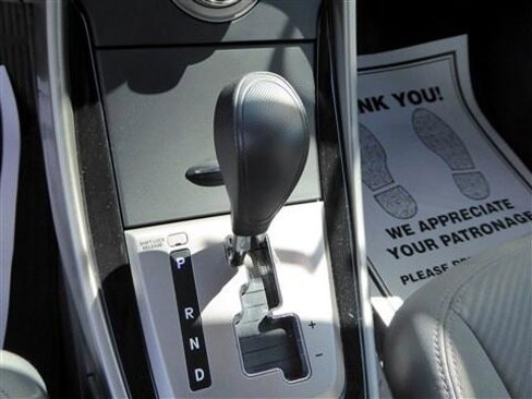 Used 2013 Hyundai Elantra GLS w/ Preferred Pkg image 11