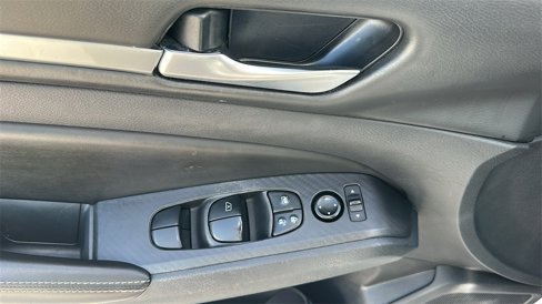 Used 2022 Nissan Altima 2.5 SV image 16