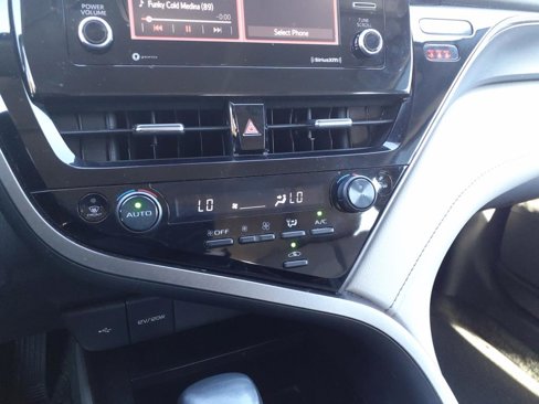 Used 2022 Toyota Camry SE image 19
