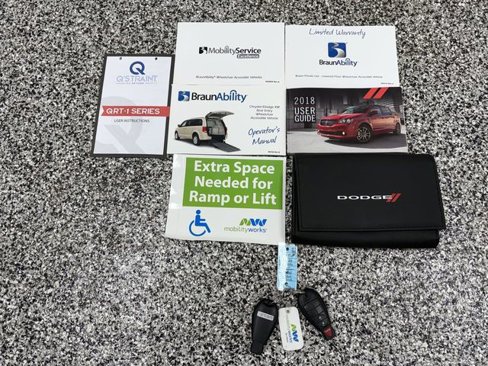 Used 2018 Dodge Grand Caravan SE image 13