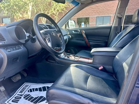 Used 2012 Toyota Highlander Limited image 10