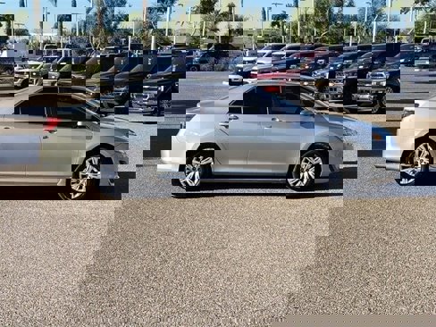Used 2014 Toyota Camry image 6