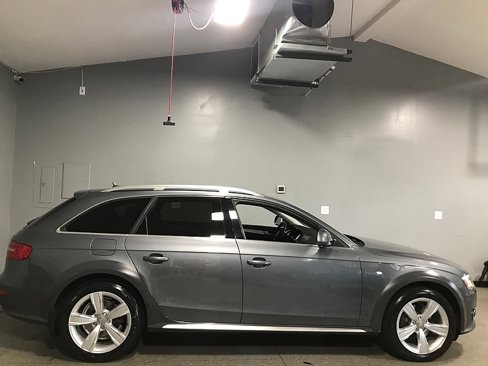 Used 2016 Audi A4 Premium w/ Audi MMI Navigation Plus image 2