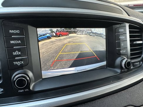 Used 2020 Kia Sorento AWD V6 image 26