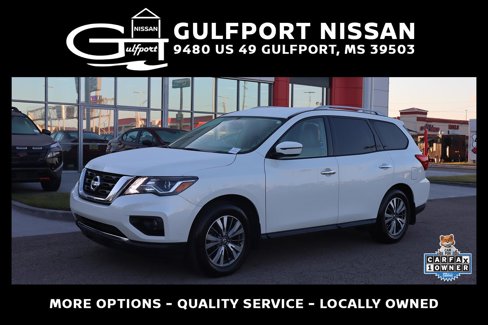 Used 2020 Nissan Pathfinder SV image 1