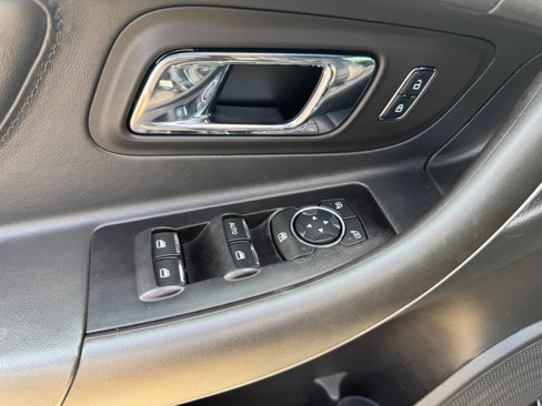 Used 2017 Ford Taurus SEL w/ Equipment Group 201A image 15