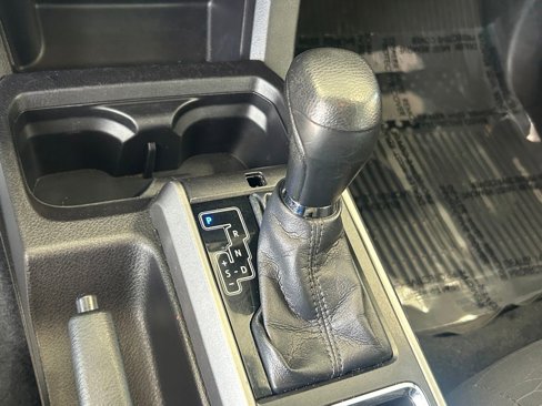 Used 2016 Toyota Tacoma SR5 image 13