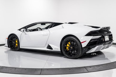 Used 2023 Lamborghini Huracan EVO image 5