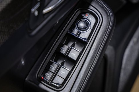 Used 2017 Porsche Macan Turbo image 19