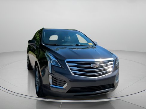 Used 2017 Cadillac XT5 Luxury w/ Driver Awareness Package image 4
