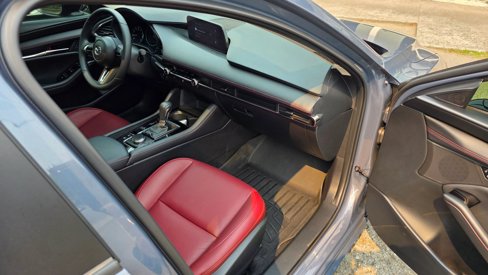 Used 2025 MAZDA MAZDA3 s image 12