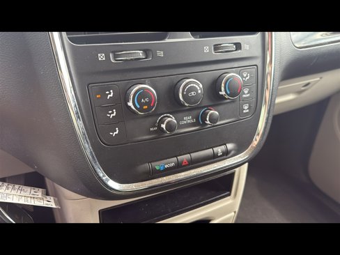 Used 2019 Dodge Grand Caravan SE image 21